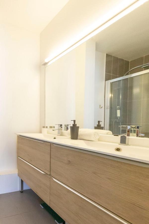 Modern Apartment 2 Bedrooms Quiet Terrace In A Palm Beach Area, 30 Meters From Seaside Cannes Exterior foto